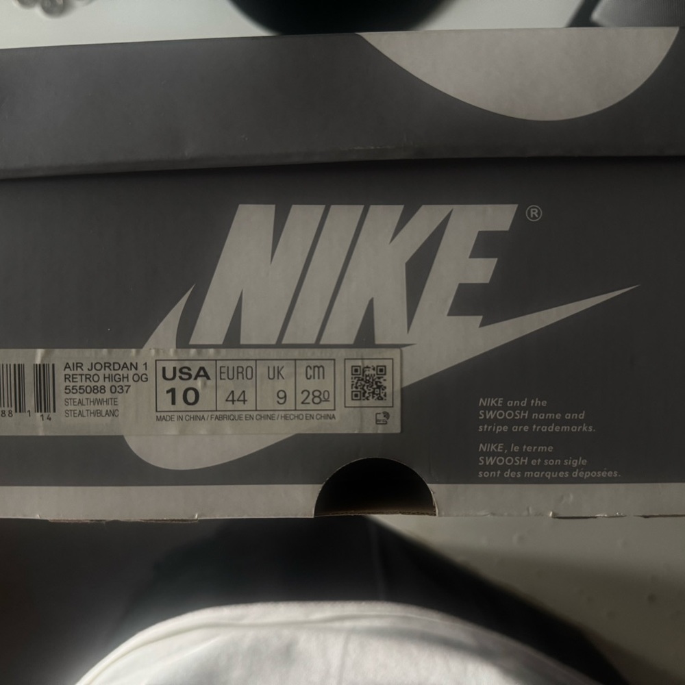 Nike Air Jordan 1 Retro High OG Box